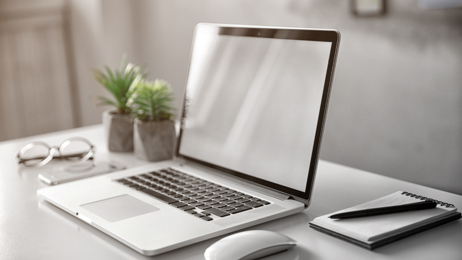 Petit budget : quelle marque de PC choisir sans rogner sur les performances ?