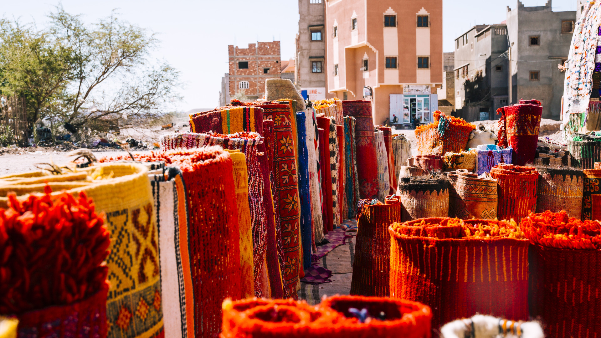 Vacances au Maroc : comment choisir entre voyage itinérant et séjour dans une seule destination ?